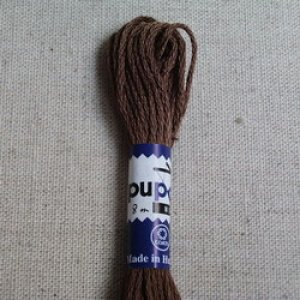 画像1: ハンガリー　puppets刺繍糸　ブラウン(1)　No.7360