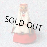 画像: エストニア　ヴィンテージ人形　赤いスカートに白いショール　Ａ