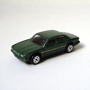 画像: イギリス　ヴィンテージ　ミニカー　CORGI　「JAGUAR XJ40 BFG7 」　ダークグリーン