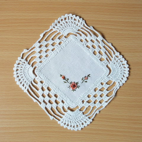 画像1: ブルガリア　刺繍コースター　プチローズ　B