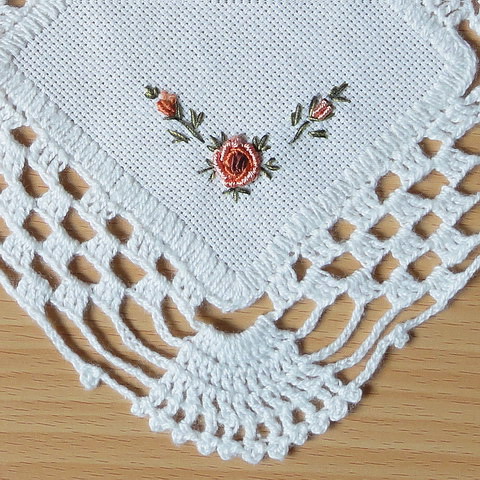 画像: ブルガリア　刺繍コースター　プチローズ　B
