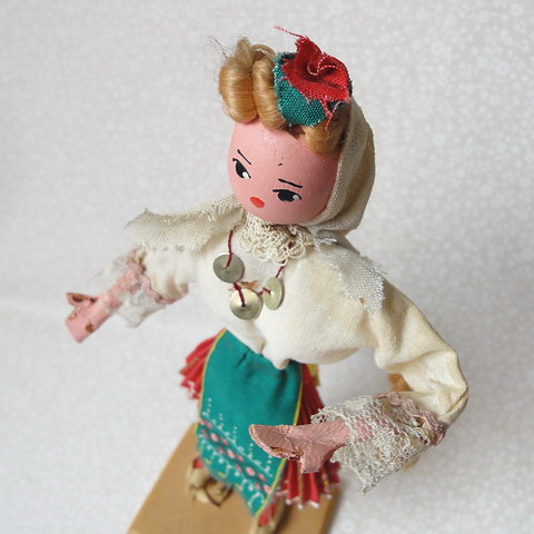 画像: 【蚤の市】ブルガリア　ヴィンテージ人形　赤いスカート　