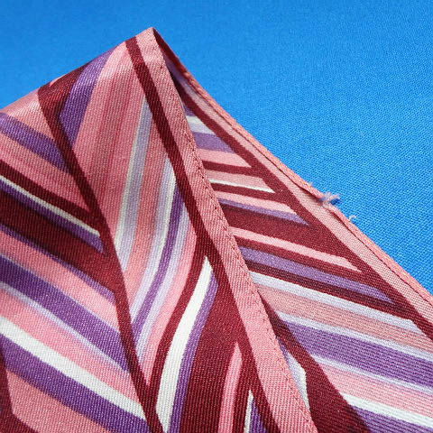 画像: ドイツ　ヴィンテージ　スカーフ　ピンク矢がすり風