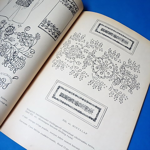 画像: ハンガリー　ヴィンテージ刺繍の本　「MINTA GYUJTEMENY」　刺繍パターン