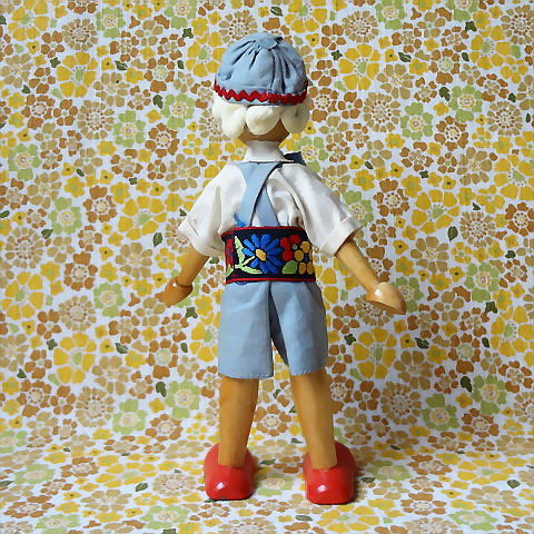 画像: ポーランド　ヴィンテージ　木のお人形　チロリアン風姿の男の子
