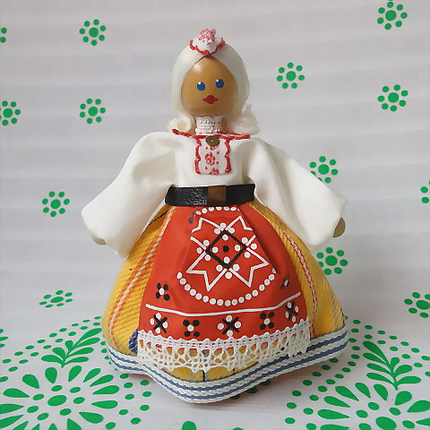 画像1: エストニア　ヴィンテージ　木のお人形　赤いエプロン