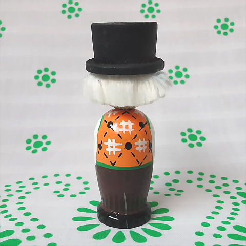 画像: エストニア　オールド　木のお人形　黒い帽子の男の子